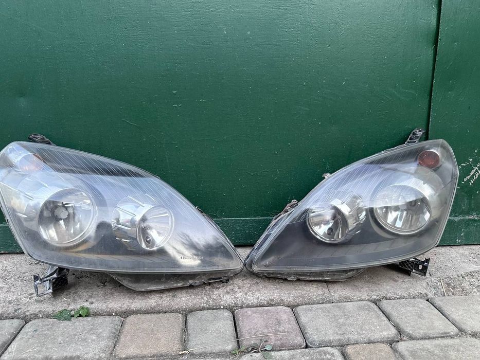 продам фари opel zafira b