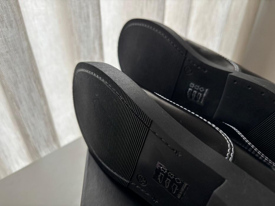 Sapatos Cop Copine pretos em pele com fecho – Novos – 36