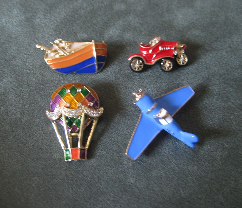 Alfinete / Broche/ Pregadeira Avião NOVO