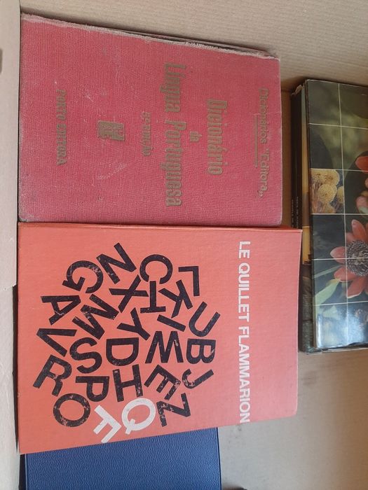18 livros das fotos.novos.3€ cada.entrega Cartaxo ou envio Ctt.