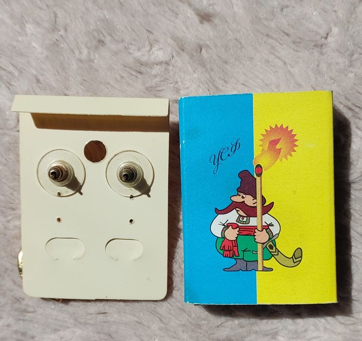 Продам бижутерные серьги