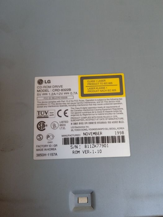 Retro stary stacjonarny komputer Asus sp97-xv