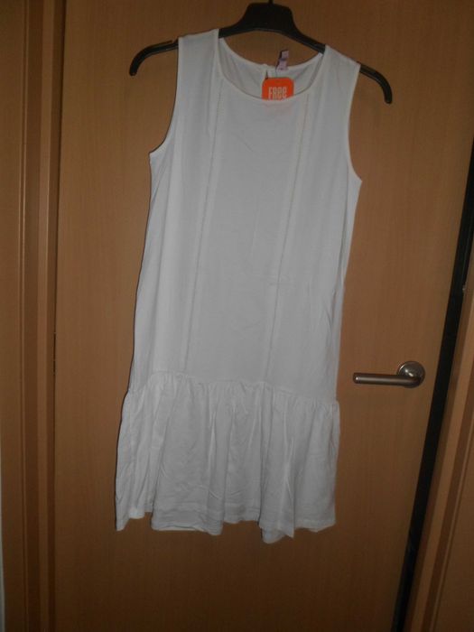 vestido  novo com etiqueta para menina da marca Freestgle