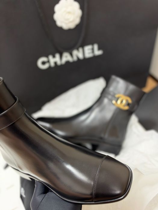 CHANEL® Luksusowe buty CC® ekskluzywne obuwie skórzane botki