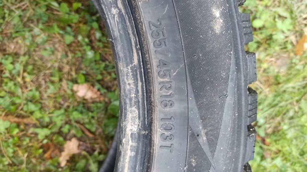 Продам шини зимові.