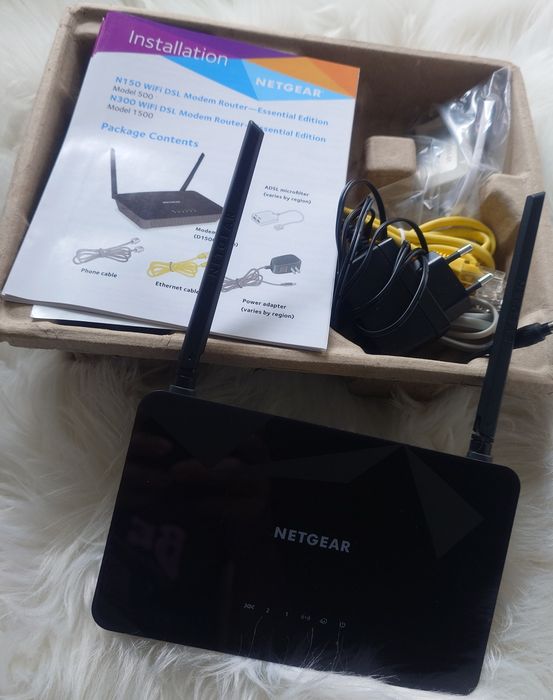 60Netgear n300 WiFi DSL Modem Router