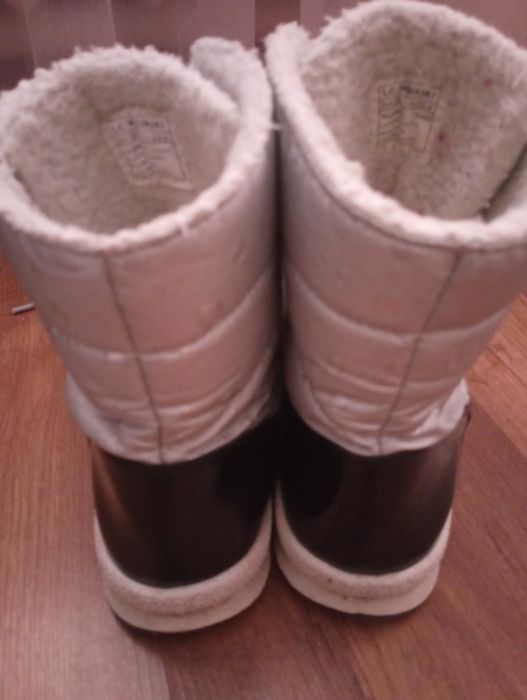 Зимові сапожки на дівчинку