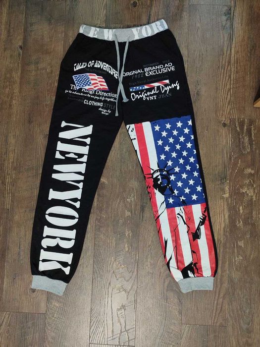 Спортивные штаны с крутыми принтами. Размер M-L