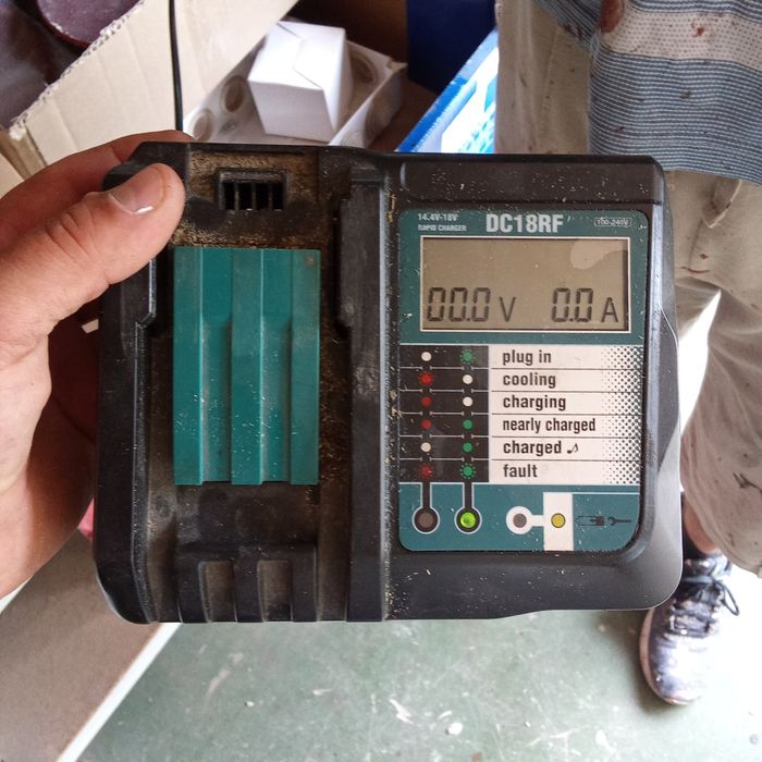 Ładowarka makita DC 18 RF