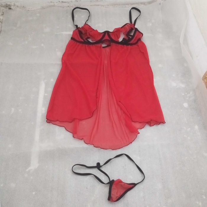 Пеньюар/ прозрачное неглиже с трусиками ( открытая грудь) .