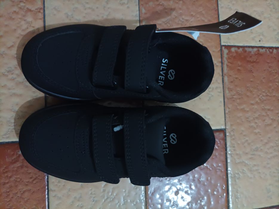 Sapatinha de criança novo