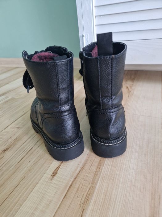 Czarne botki wiązane roz.36 Greceland