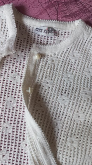 В'язаний кардиганчик на дівчинку