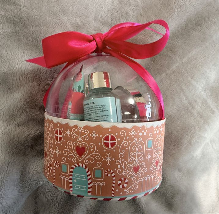 Świąteczny zestaw do kąpieli z motywem domku z piernika