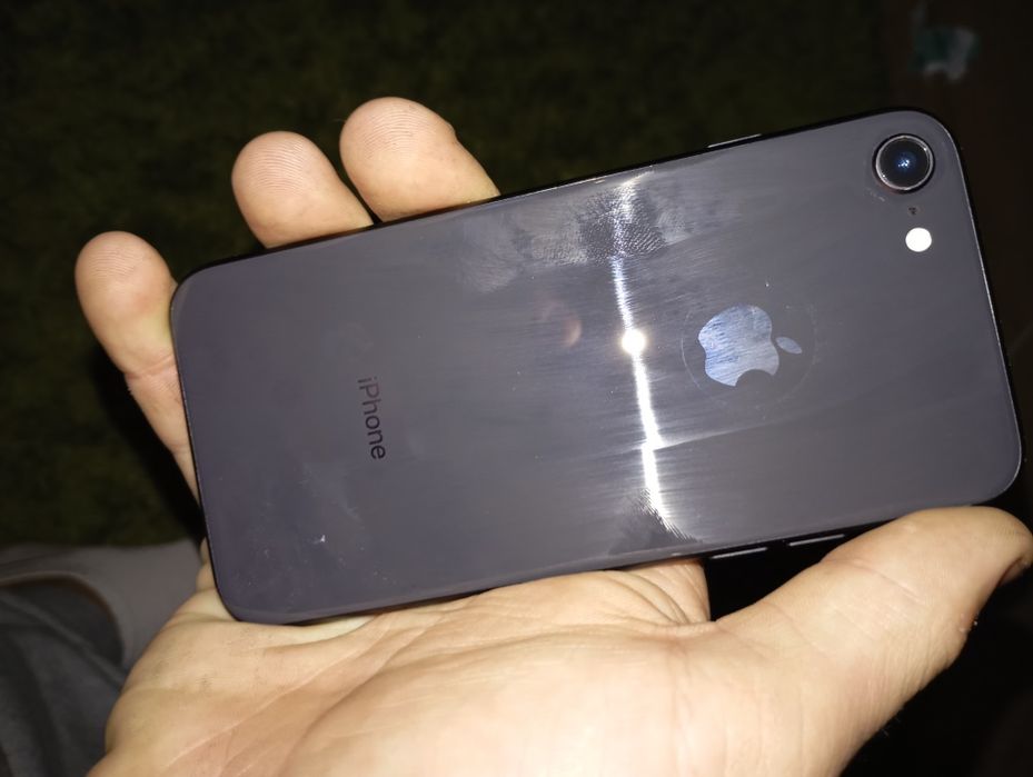 Продам айфон 8 неверлок (64гб)