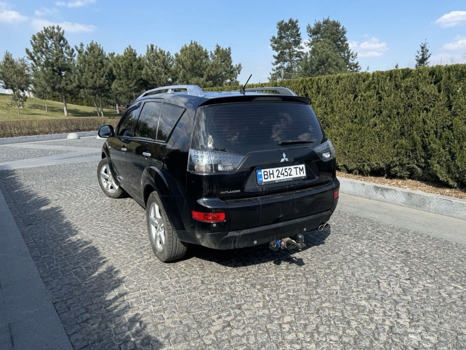 Mitsubishi Outlander XL