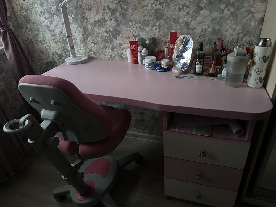 Дитячий письмовий стіл + комод для дівчинки | Рожеві меблі Princess