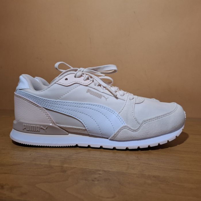 Жіночі фірмові кросівки Puma