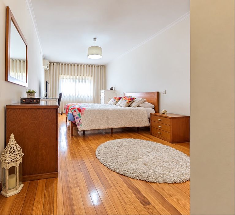 Venda de  Apartamento T3 com 135 m2 bruto