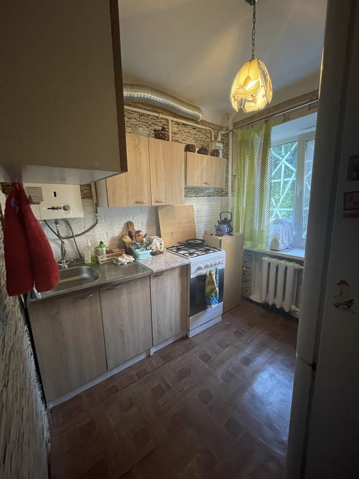 Оренда окремої кімнати для працюючої жінки Виноградар