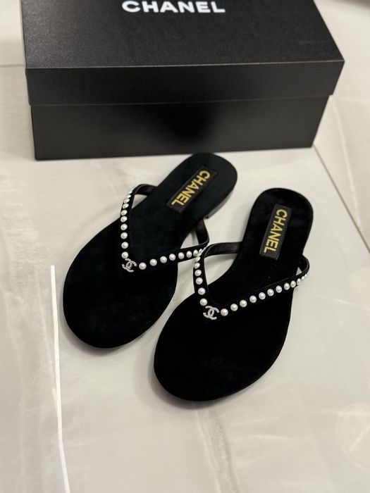 Japonki Chanel Black Suede