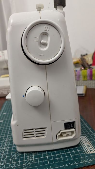 Швейна машинка  LIFE