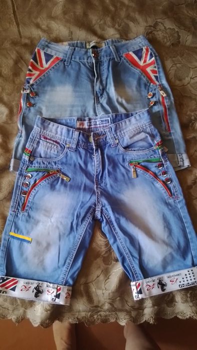 Джинсовые шорты.