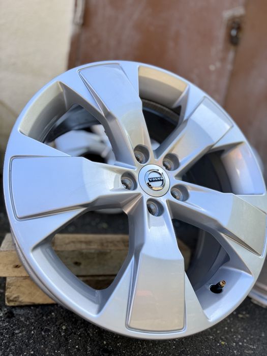 Oryginal VOLVO 18 cali 5x108 alufelgi ET50 XC60, V60 Stan bardzo dobry!!