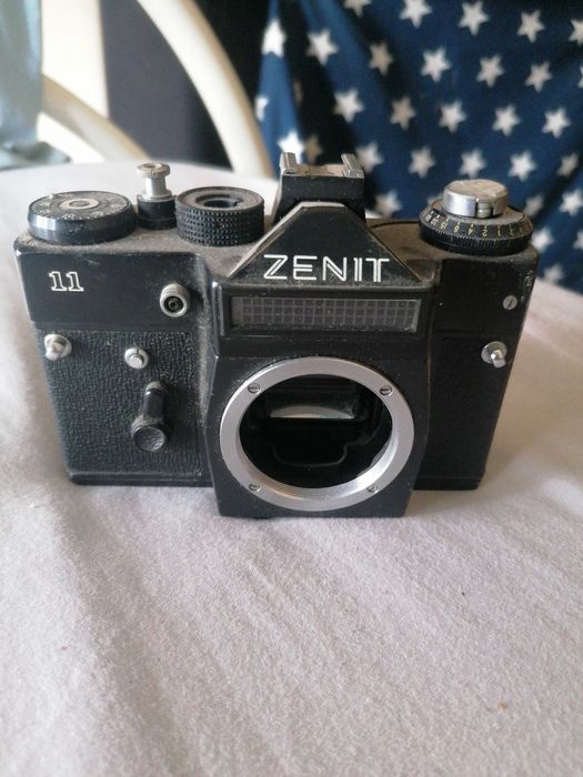Máquina fotográfica zenit 11