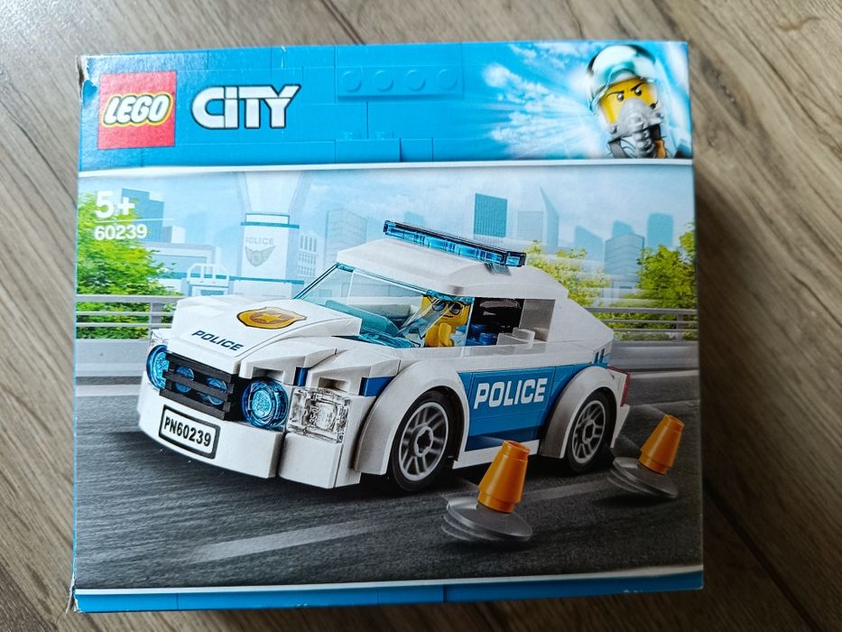 LEGO City samochód policyjny 60239