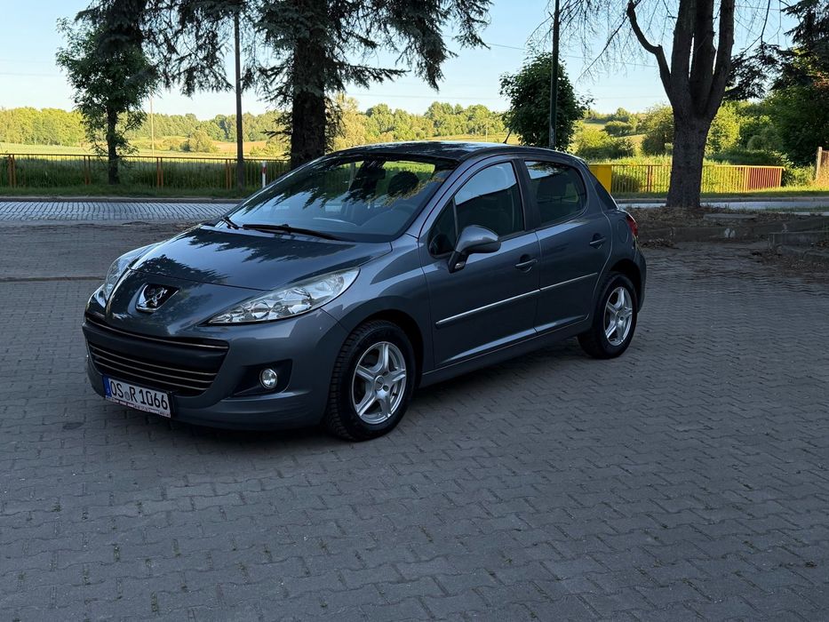 Peugeot 207 1.4 Benzyna Klimatyzacja Mały przebieg.