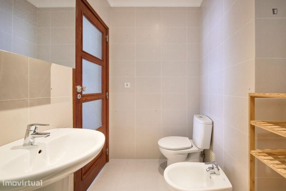 Quarto - localizado em Alvalade Lisbon