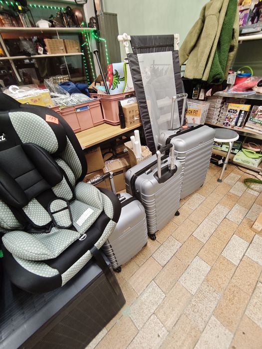 Zestaw 3 walizek 45 l / 72 l / 106 l twarde