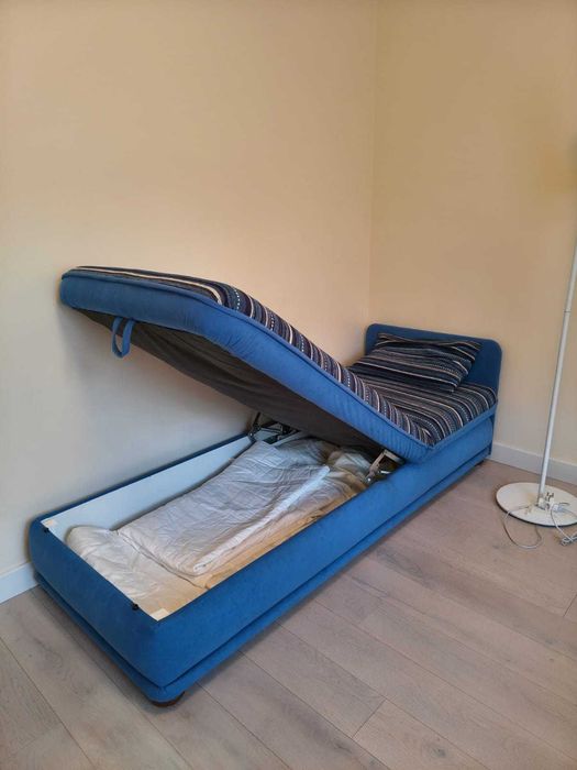 Tapczan młodzieżowy, jednoosobowy