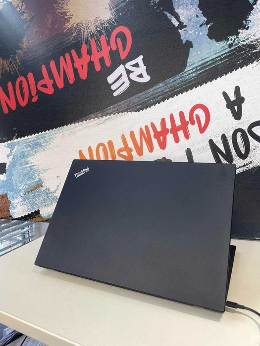 15 дюймові Ноутбук Lenovo L590 є в великі кількості