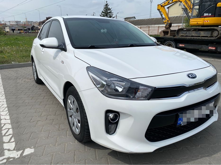Продається офіційний автомобіль Kia Rio 2020