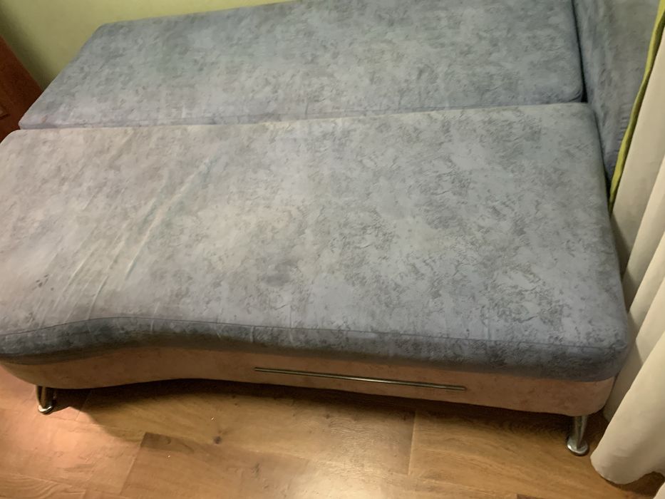 Диван розкладний із спальним місцем