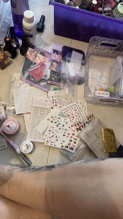 Equipamentos e produtos para manicure
