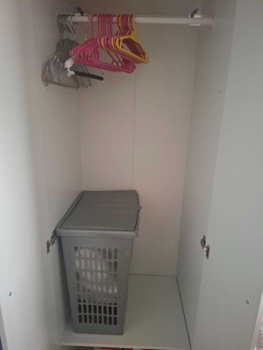 Meble ikea do pokoju dziecka szafa i biurko