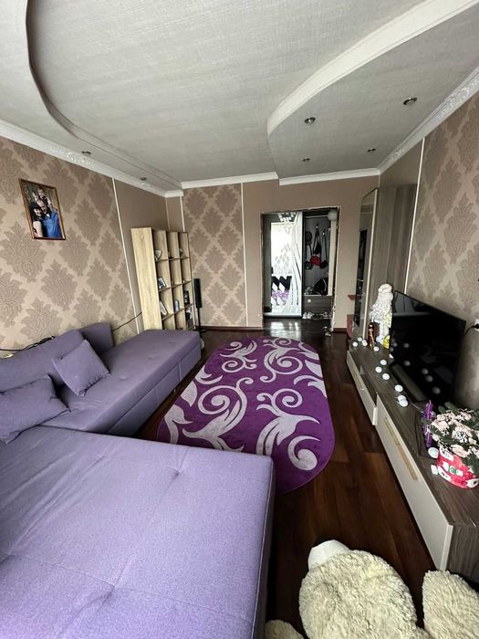 Продается 3-х комнатная квартира район Артема.