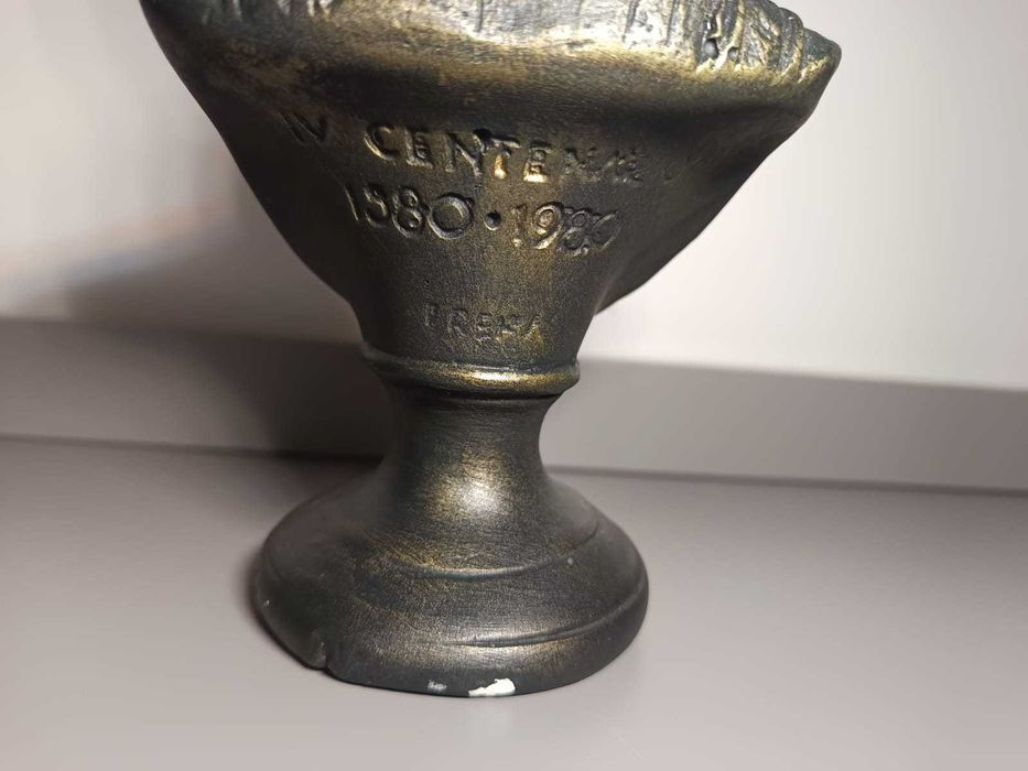 Busto Comemorativo de Luís Vaz de Camões - IV Centenário 1580|1980