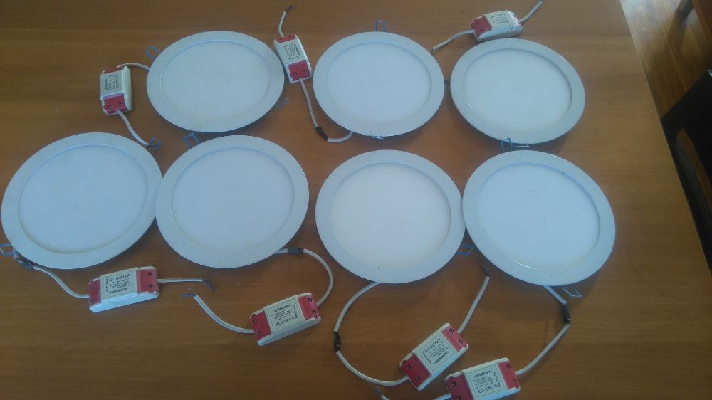 7 Paineis LED Primelux 235 diametro 14 W, com drivers 215 mm 4500 K