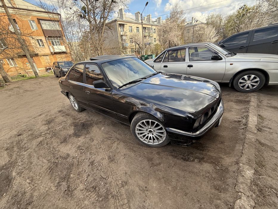 Продам БМВ е34 м20б25