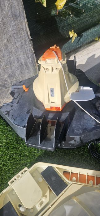 Robot aspirador limpa fundos