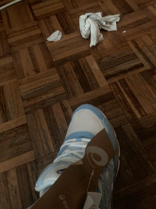 Asics branco e azul