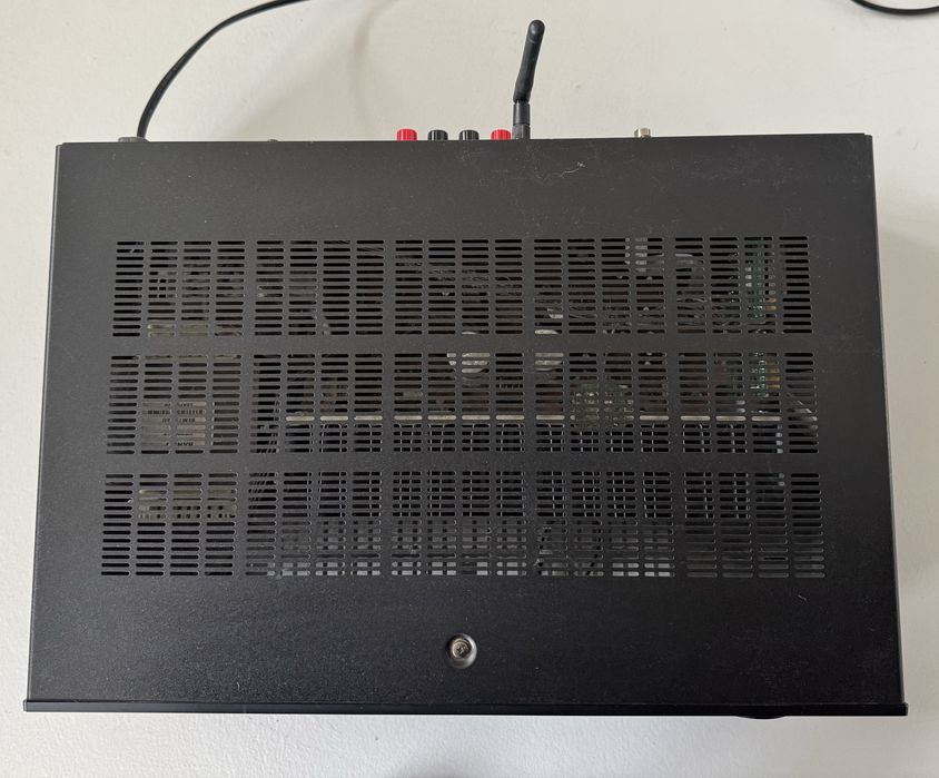 Amplituner Yamaha R-N303 D