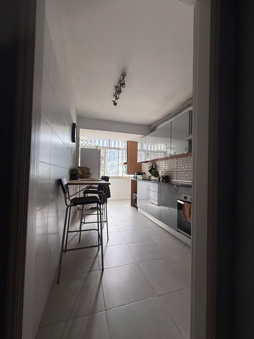 Alugo quarto na Rinchoa