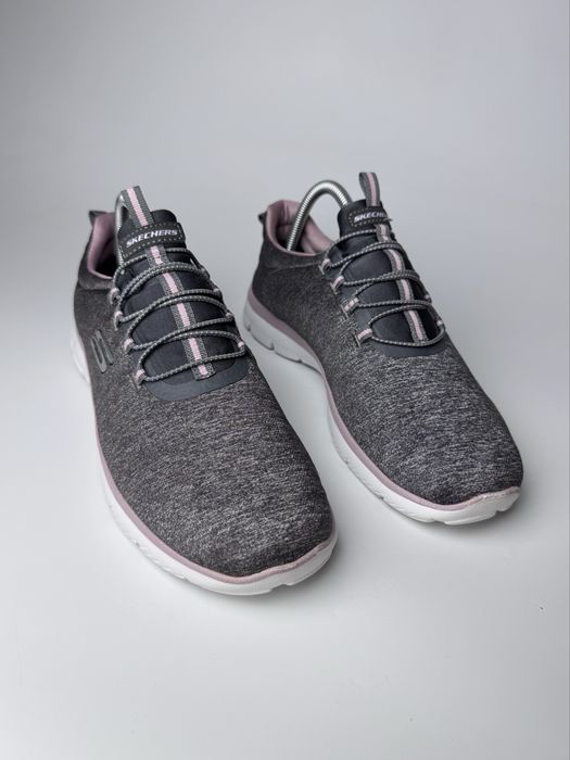 41р. Кросівки жіночі Skechers Summits