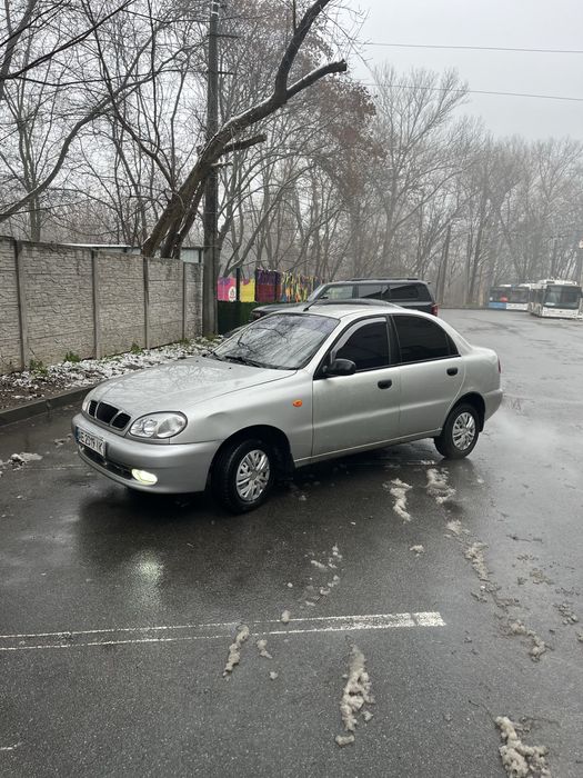 Автомобиль daewoo lanos
