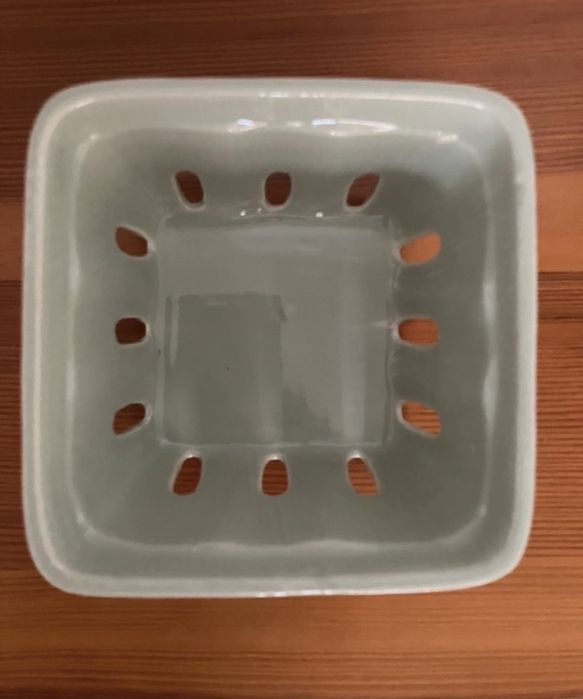Ceramiczny pojemnik Zara Home.